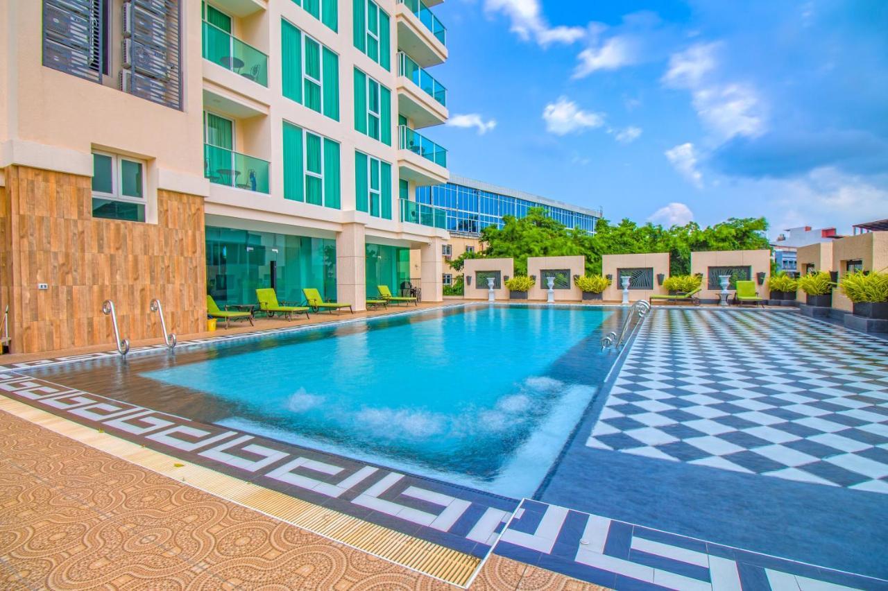 อพาร์ทเม้น In Garden Tower Pool, Sauna & Gym 1 Km From Walking Street *