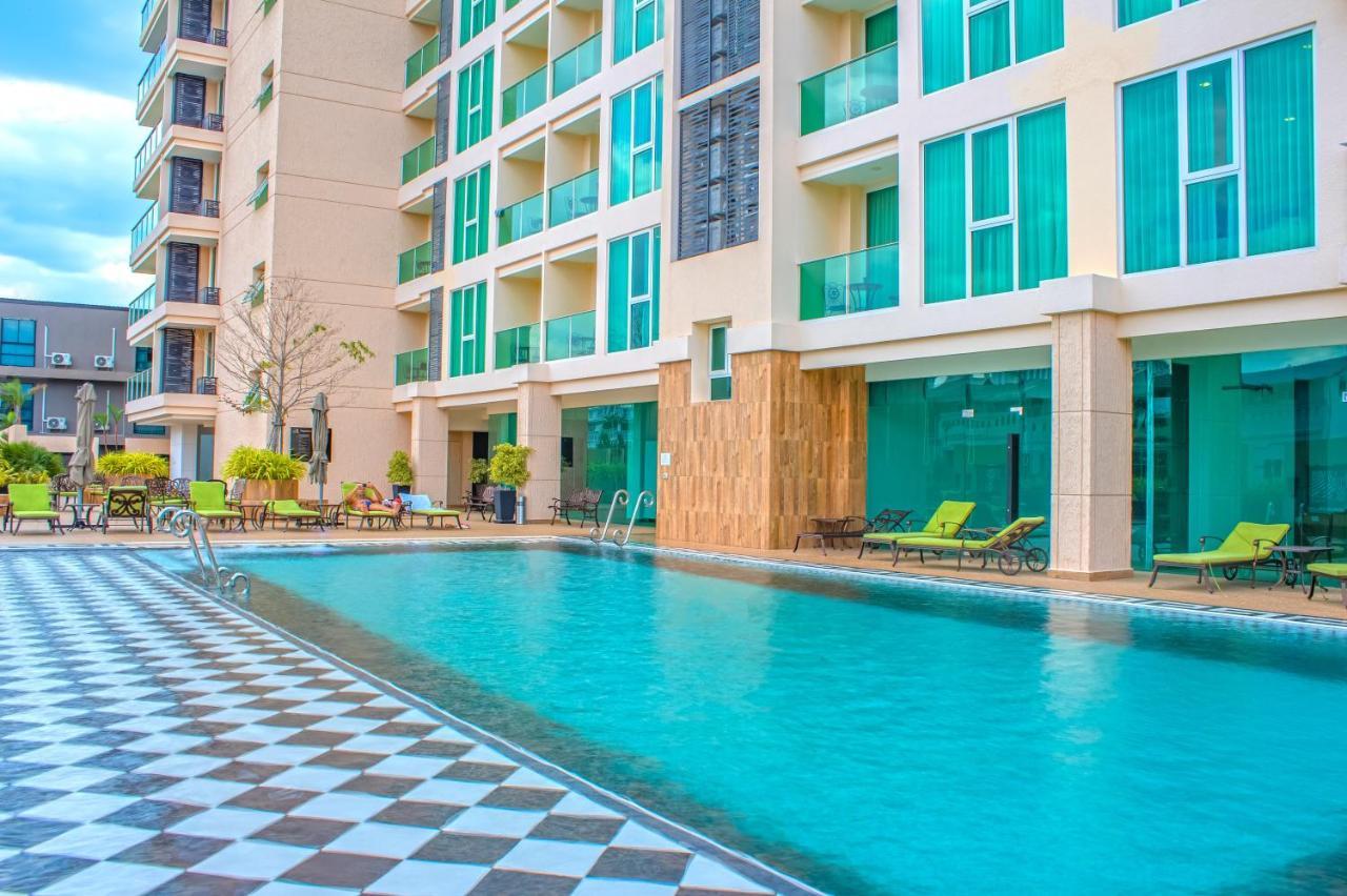 อพาร์ทเม้น In Garden Tower Pool, Sauna & Gym 1 Km From Walking Street Pattaya